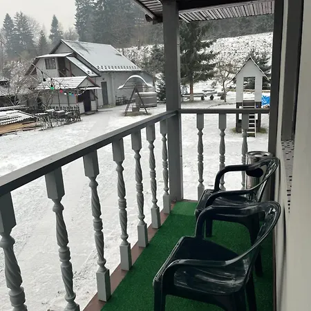 Dana 山林小屋